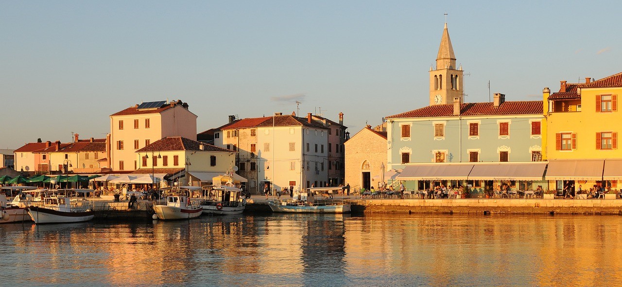 Fischerdorf Fazana Promenade, Kroatien